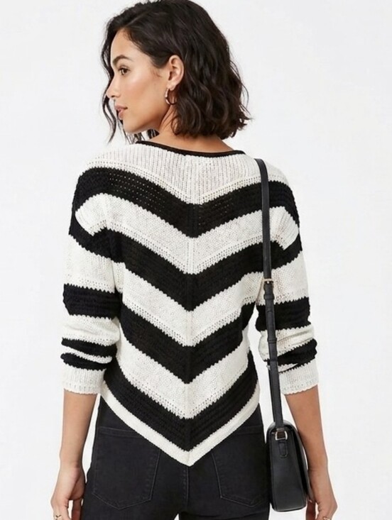 RD Style Sweaters - RD Style Slim Black and White Chevron Knit Sweater Large